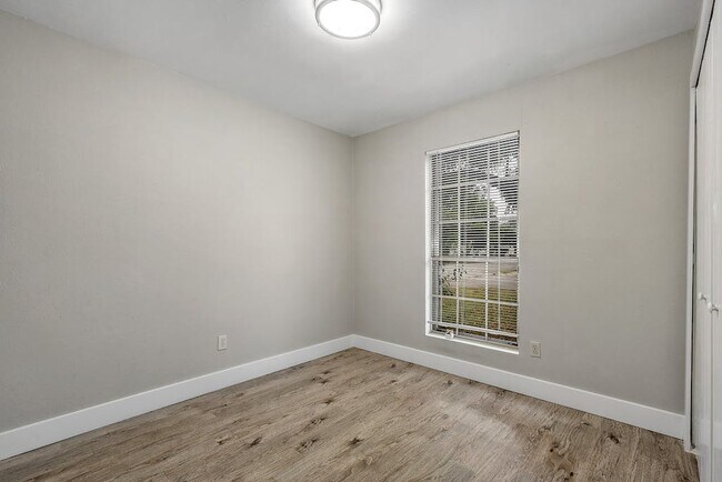 Building Photo - 6000 Softwood Dr