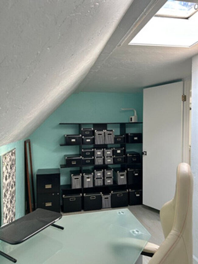 Building Photo - Welcome to this Fully Furnished Crocker Highland Gem!