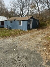 Building Photo - 42 Peggy's Ln