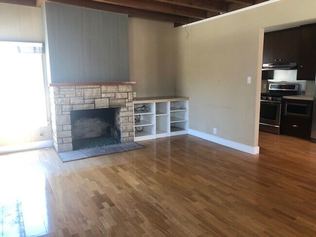 Building Photo - WSR Real Estate Inc.