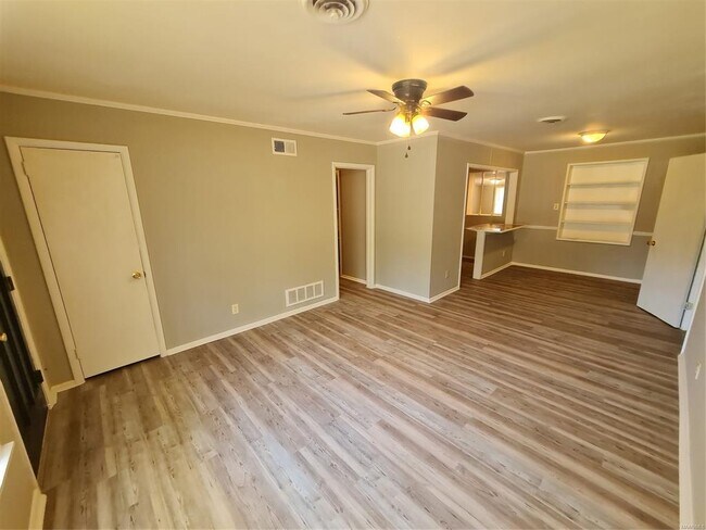 Building Photo - 1128 Karen Rd