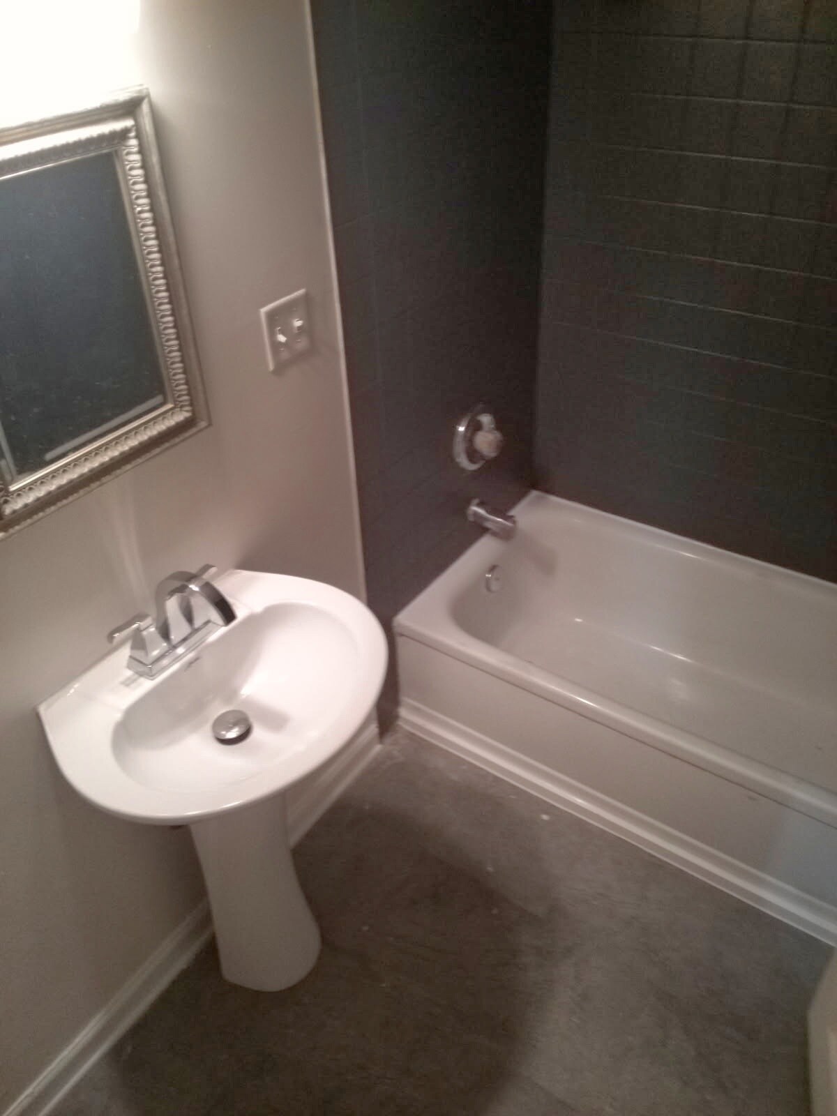 Building Photo - 403 2nd St