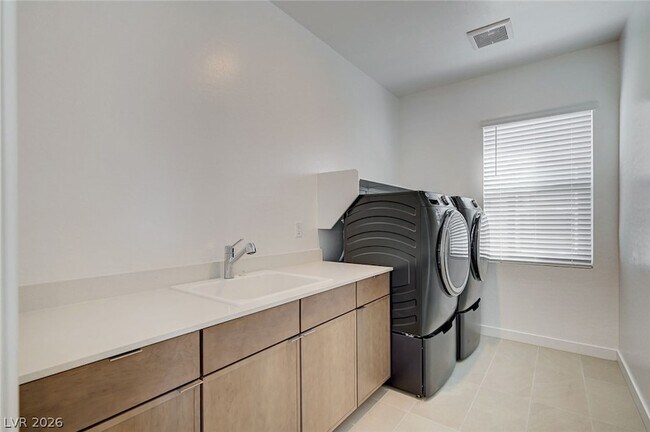 Building Photo - 10022 Digne Ct