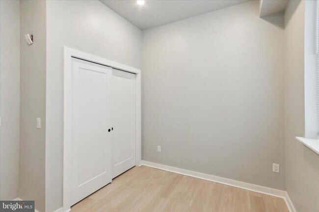 Building Photo - 316 S 52nd St