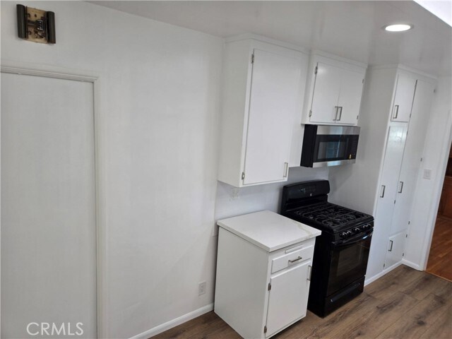 Building Photo - 14001 Dunrobin Ave