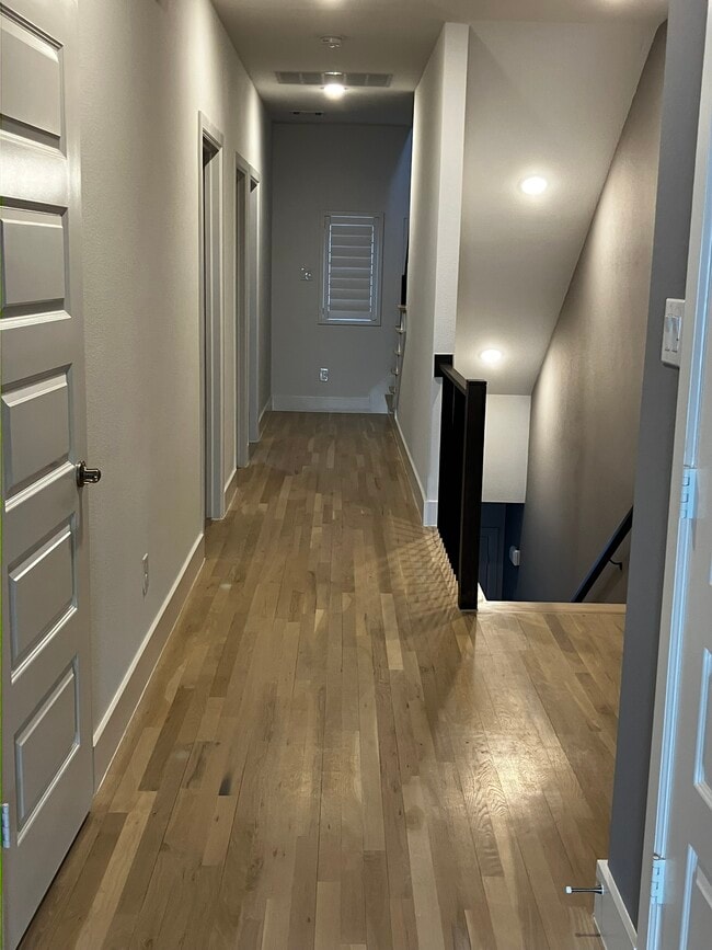 Building Photo - 522 Winners Cir