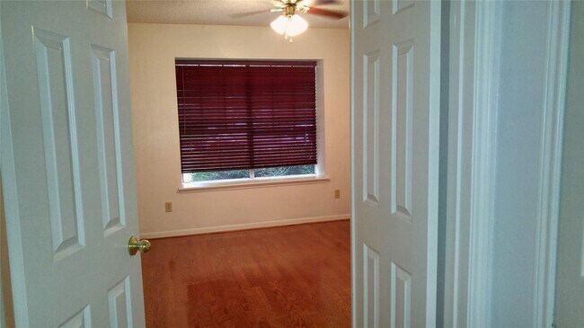 Building Photo - 22930 Indian Ridge Dr