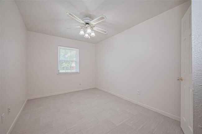 Building Photo - 9711 Mackworth Dr