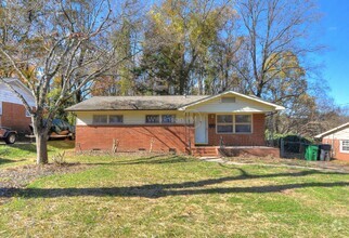 Building Photo - NO HOA, Ranch House 3br/1/5bth Work Trucks...