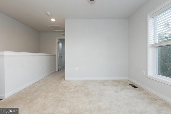 Building Photo - 12731 Vuillard St