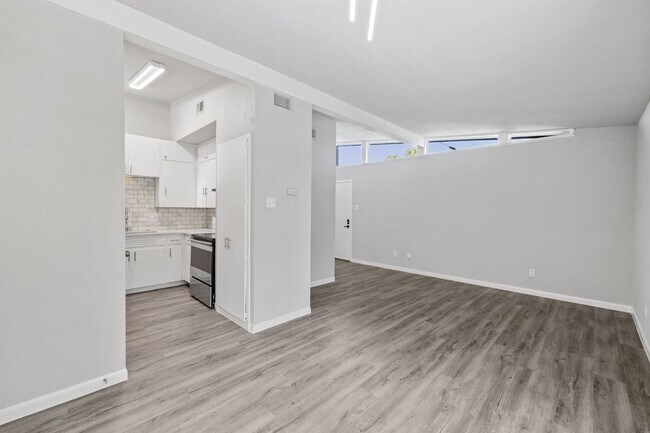Building Photo - 2825 San Gabriel St