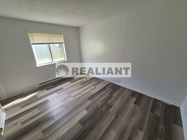 Building Photo - 922 Highland Ave