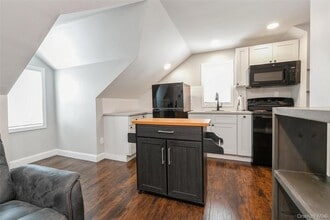 Building Photo - 39 Bay Shore Ave