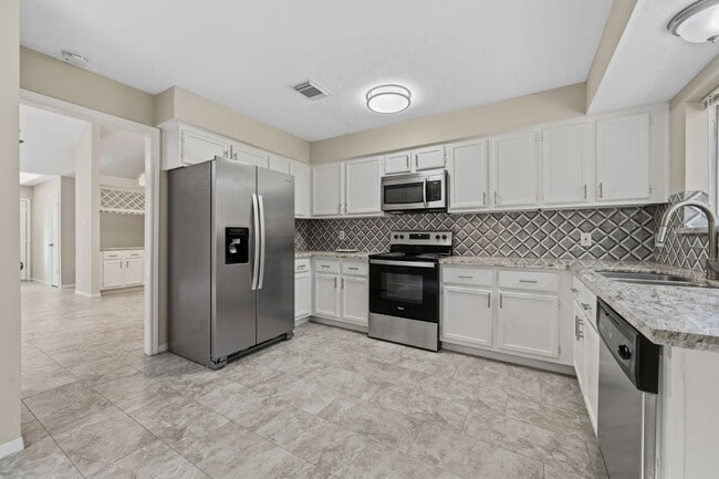 Building Photo - 3330 Beech Point Dr