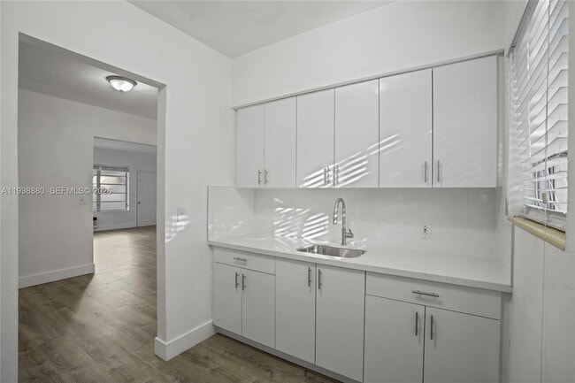 Building Photo - 4172 Chase Ave