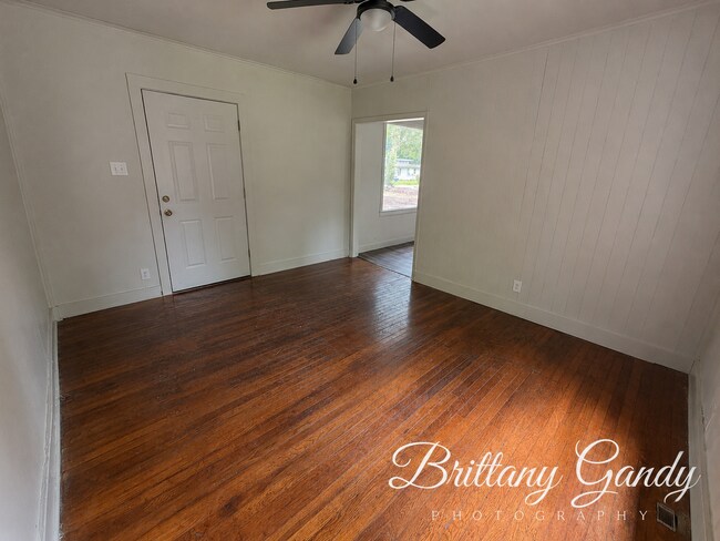 Building Photo - 3826 Huston St