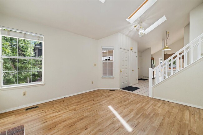 Building Photo - Beautiful 3 bed 2 bath Highlands Ranch Home!