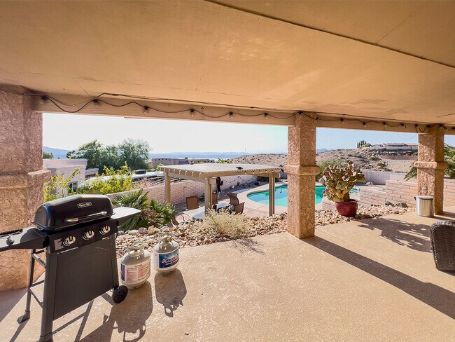 Building Photo - 3853 Lodestar Ln