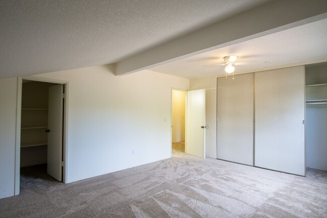 Building Photo - 9120 SW Becker Dr