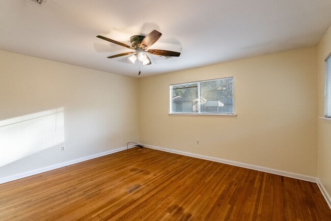 Building Photo - Midtown 3BR Near UAMS w/ Hardwoods, W/D, & Fenced Yard