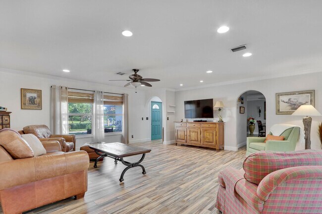 Building Photo - 5140 Laird Ln