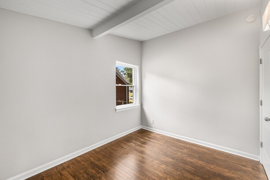 Building Photo - 1185 Oakfield Dr SE
