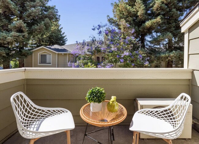 Building Photo - 2660 Somerset Park Cir