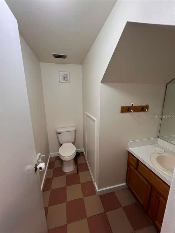 Building Photo - 752 N Westmoreland Dr
