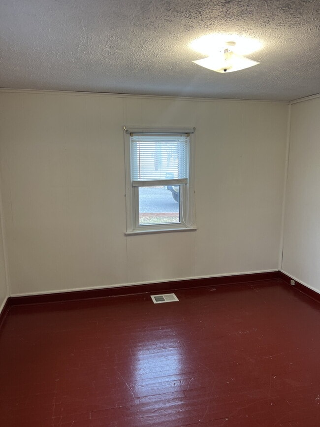 Building Photo - 1244 Mountain View Rd