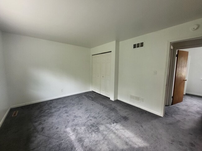 Building Photo - Spacious 3-Bedroom Rental Home in Newark