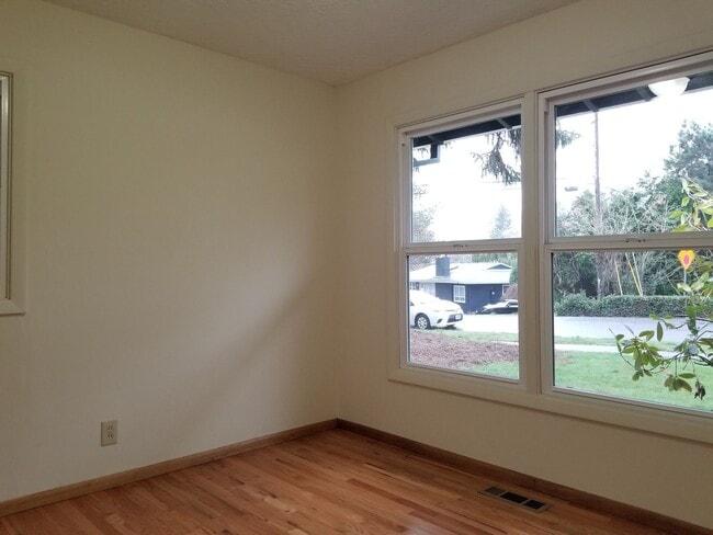 Building Photo - Cedar Hills Home on Large Lot with Fenced Backyard!!!