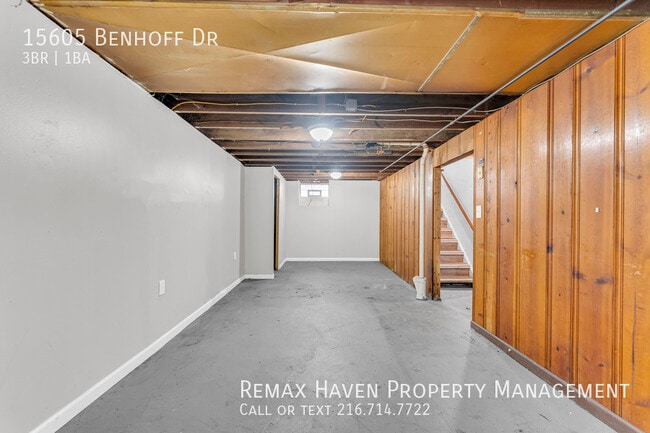 Building Photo - 15605 Benhoff Dr