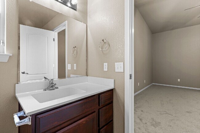 Building Photo - "Charming 3-Bed, 2-Bath Oasis on Dust Storm Lane – Spacious 1,596 Sq Ft Home in El Paso!"