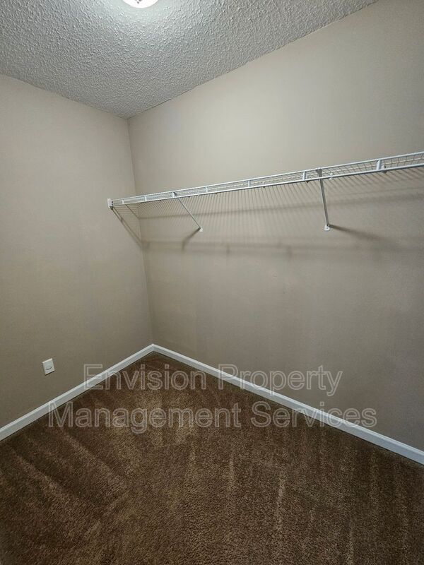 Building Photo - 2318 Hackamore Dr