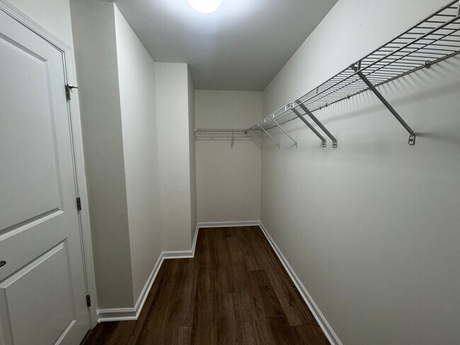 Building Photo - 219 Luna Trail