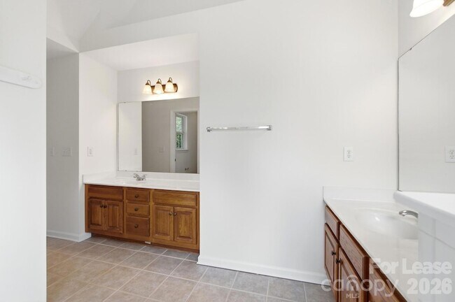 Building Photo - 16903 Hampton Trace Rd