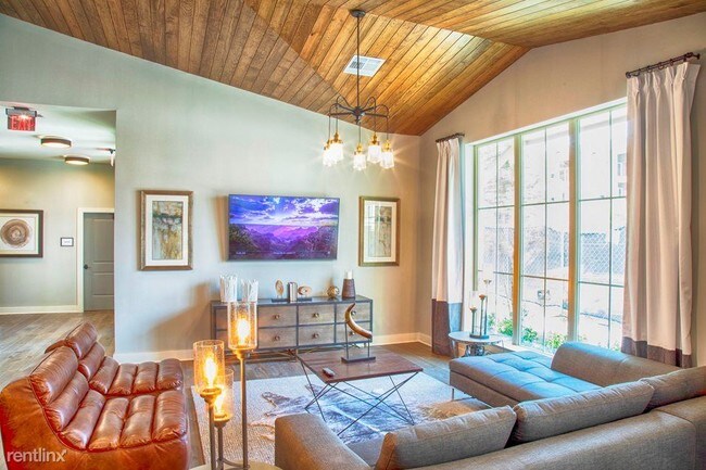 Building Photo - 4400 College Park Dr