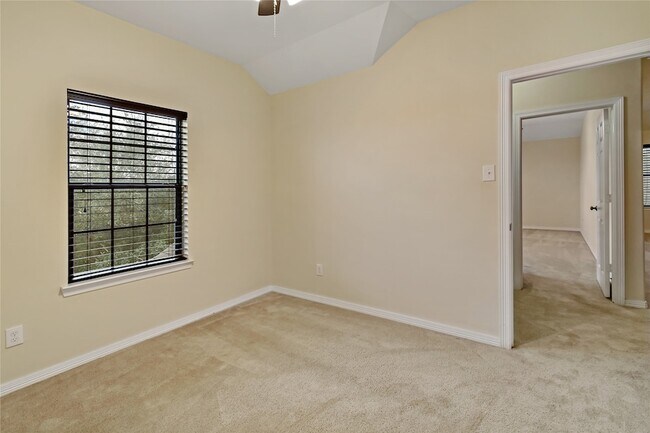 Building Photo - 3308 Southern Grove Ln