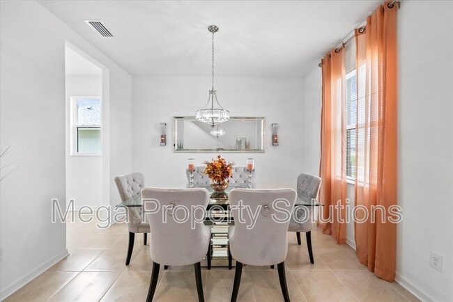 Building Photo - 12195 Stirrup Dr