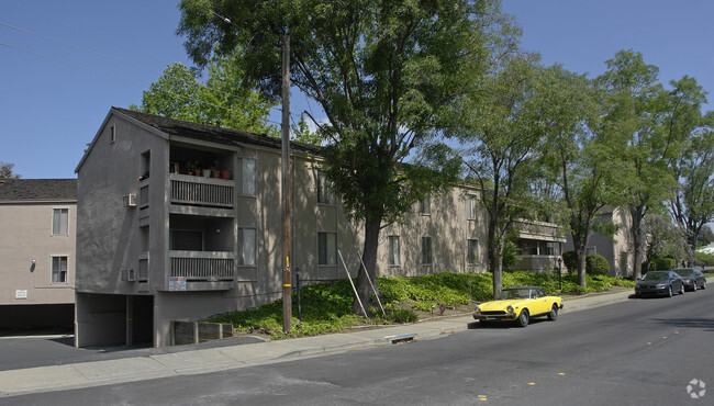 Building Photo - Devon Apartments