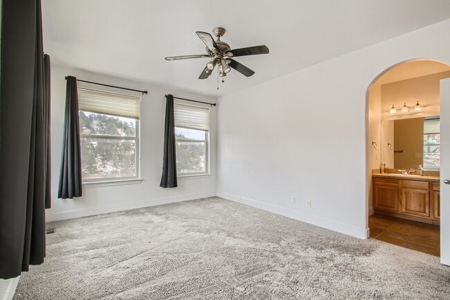 Building Photo - 799 Martin Dr