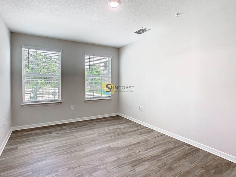 Building Photo - 3821 SW 43rd Ct