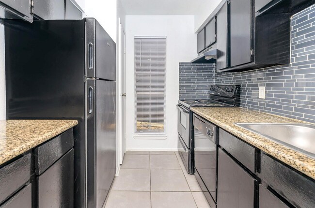 Interior Photo - Colonial Woods Apts