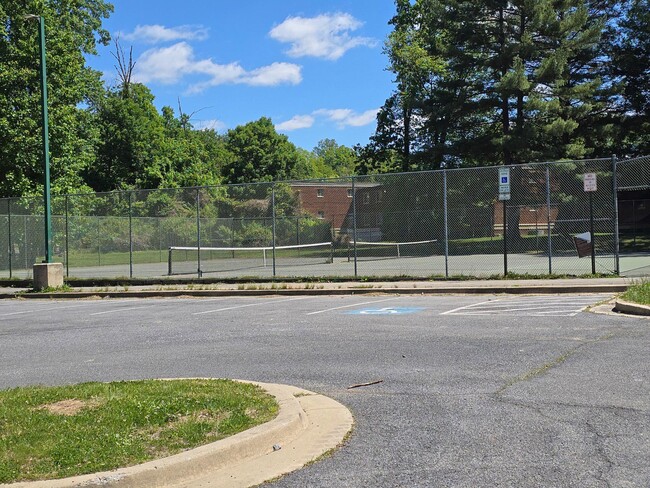 Building Photo - 2209 Quinton Rd
