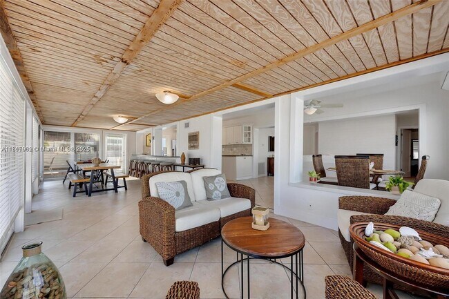 Building Photo - 230 Jolly Roger Dr