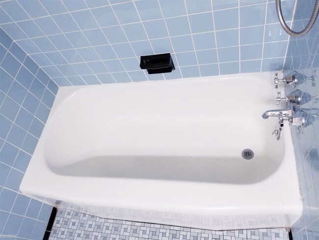 Building Photo - 22755 Courtland Ave