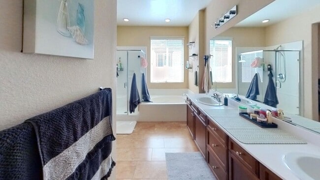 Building Photo - 848 Reyana Way