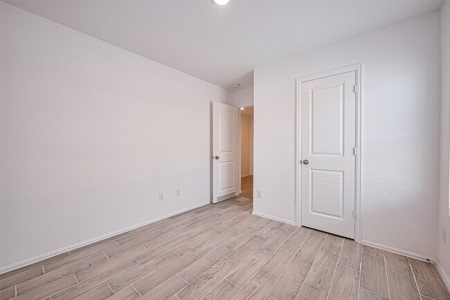 Building Photo - 9603 Fulvetta Briar Ct