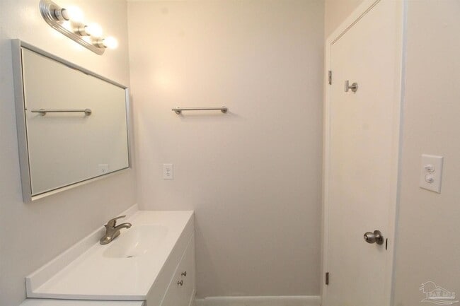 Building Photo - 1455 Acorn Ln