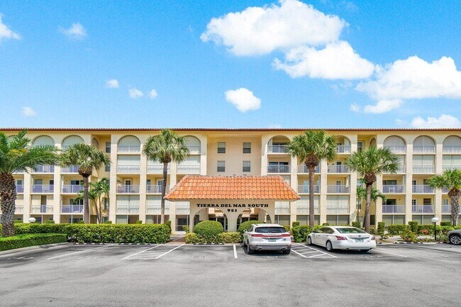 Building Photo - 951 De Soto Rd